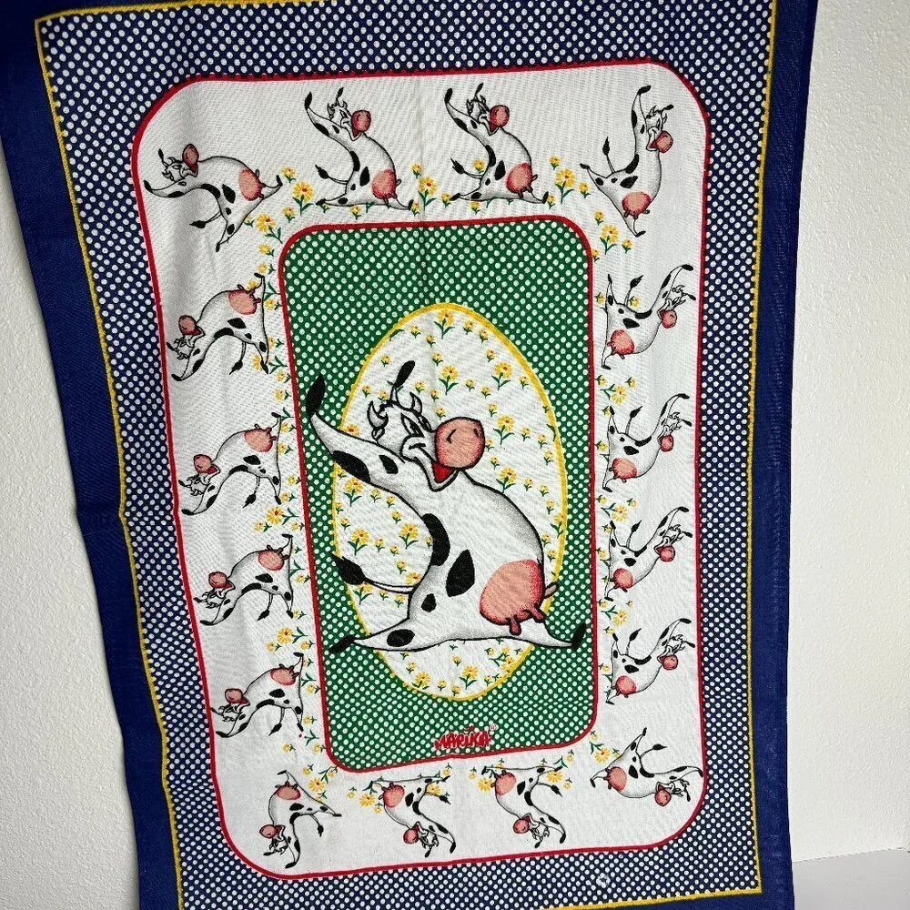 NWOT Wall Hanging Dish Towel  COWS  Large 23